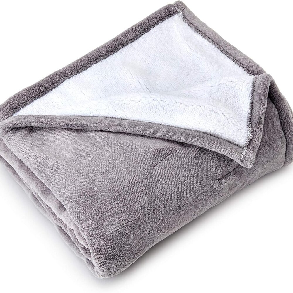 Eddie Bauer | Smart Heated Electric Throw Blanket - Picture 4 of 14
